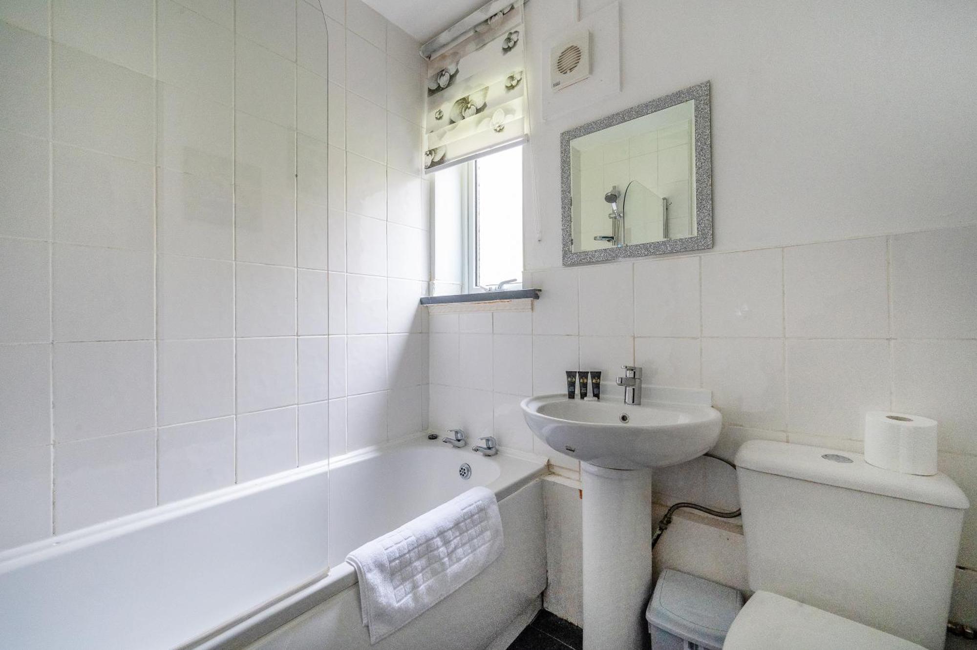 *rb26s* For Your Relaxed & Cosy + Free Parking + Free Fast Wifi * * Leeds (West Yorkshire)