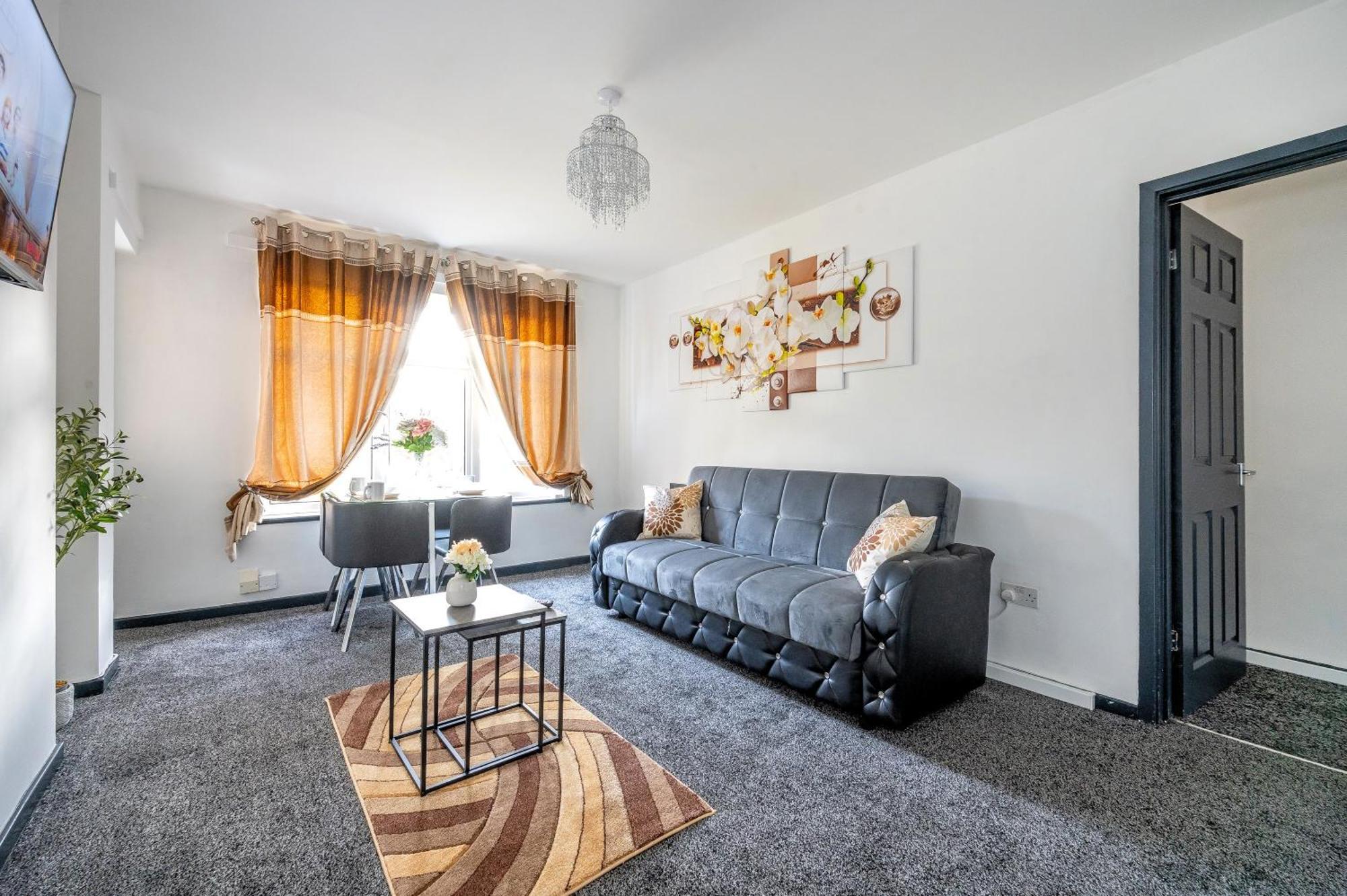 Homestay *rb26s* For Your Relaxed & Cosy + Free Parking + Free Fast Wifi * *
