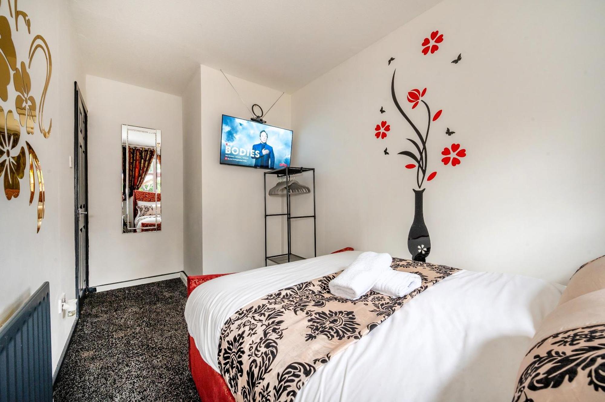 Homestay *rb26s* For Your Relaxed & Cosy + Free Parking + Free Fast Wifi *