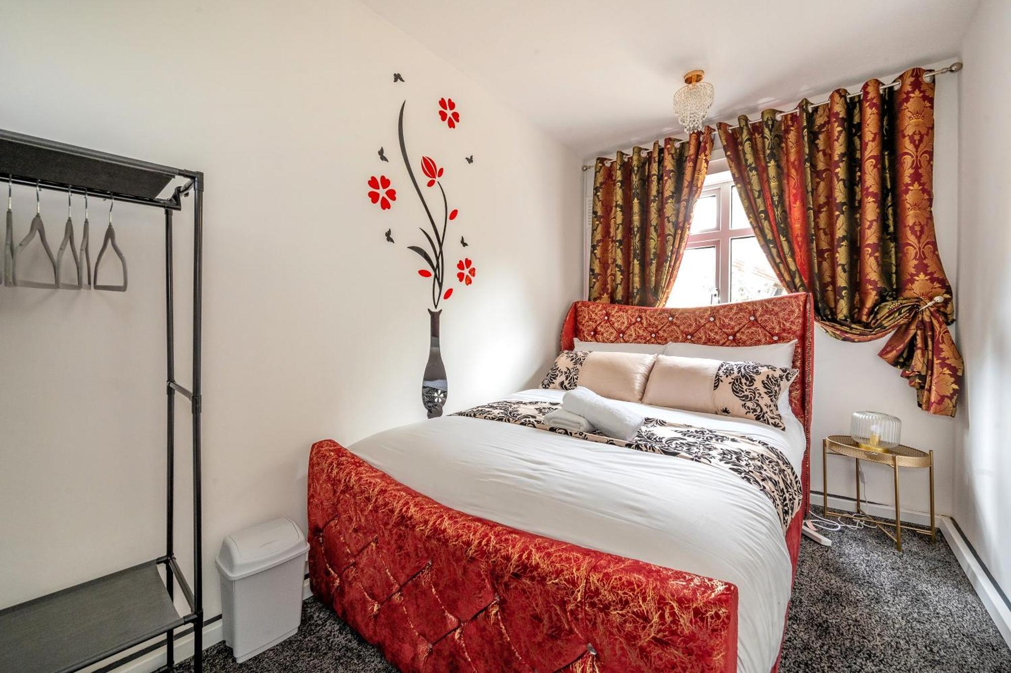Homestay *rb26s* For Your Relaxed & Cosy + Free Parking + Free Fast Wifi * *